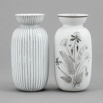 VASER, 2 st, stengods, Stig Lindberg, Gustavsberg, 1900-talets mitt.
