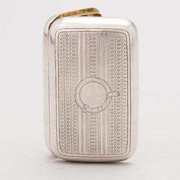 A Russian silver cigarette case, mark of OE, assay master Vasily Aleksandrovich Petrov, Moscow (1883-1893).