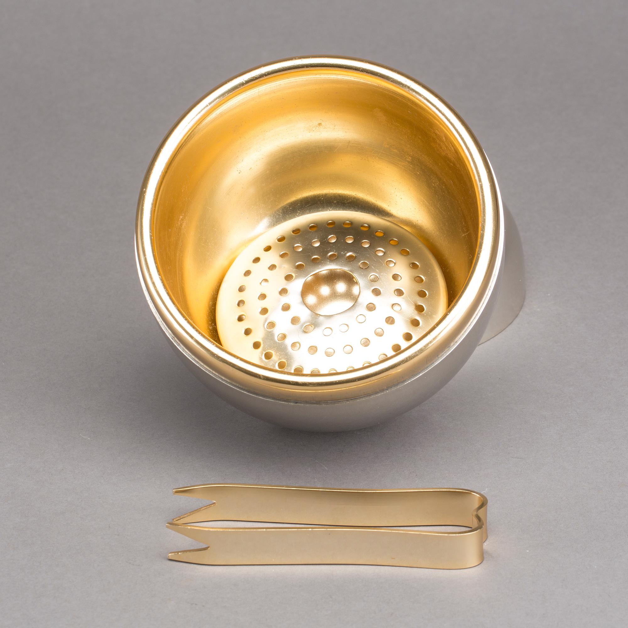 A ICE BUCKET MADE IN ITALY. SECOND HALF OF 20TH CENTURY.