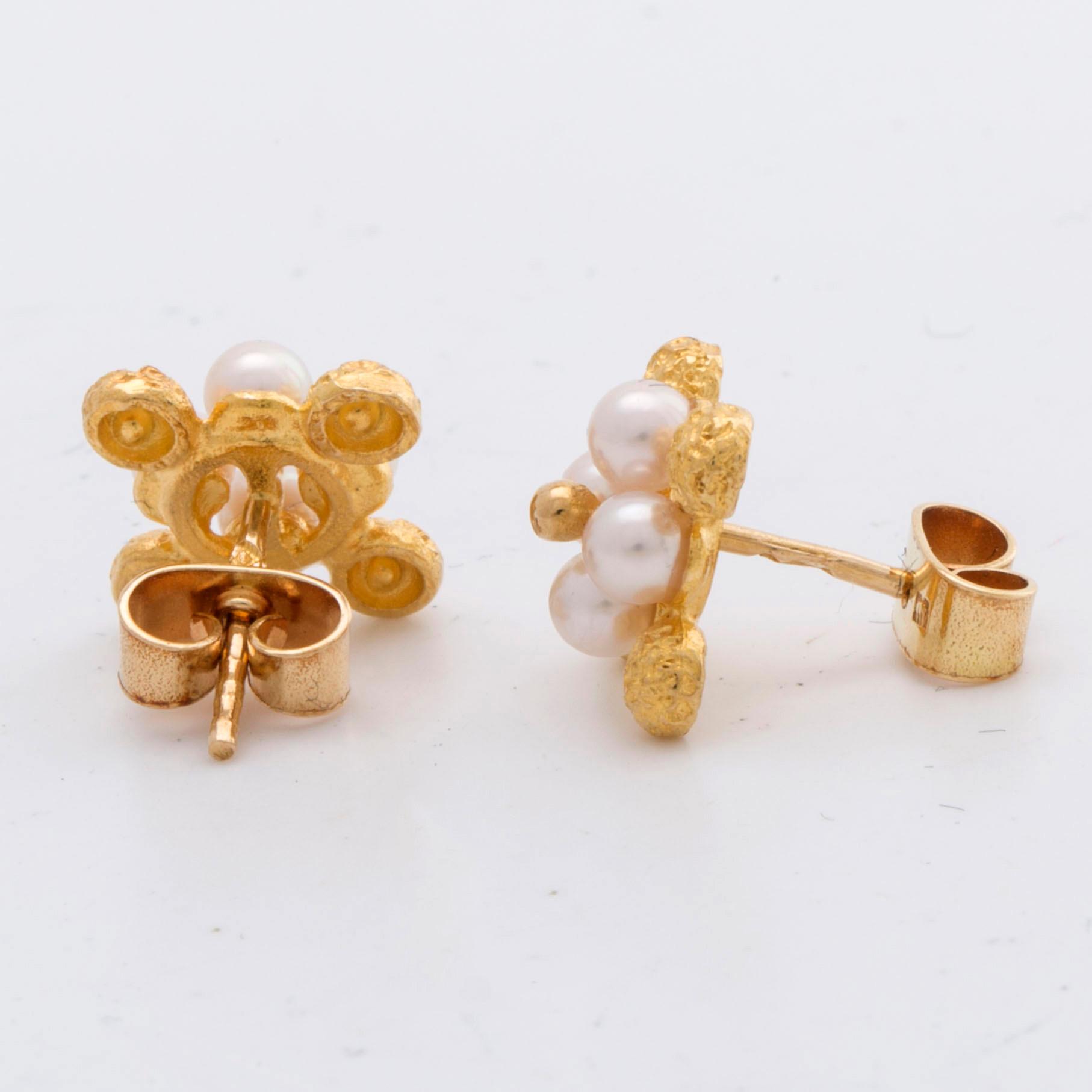 LAPPONIA, parure, 18K gold and cultured pearls approx 3 mm, design Björn Weckström 1999, certificate and original box.