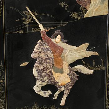 A MIDDLE OF 20TH CENTURY FOLDING SCREEN.