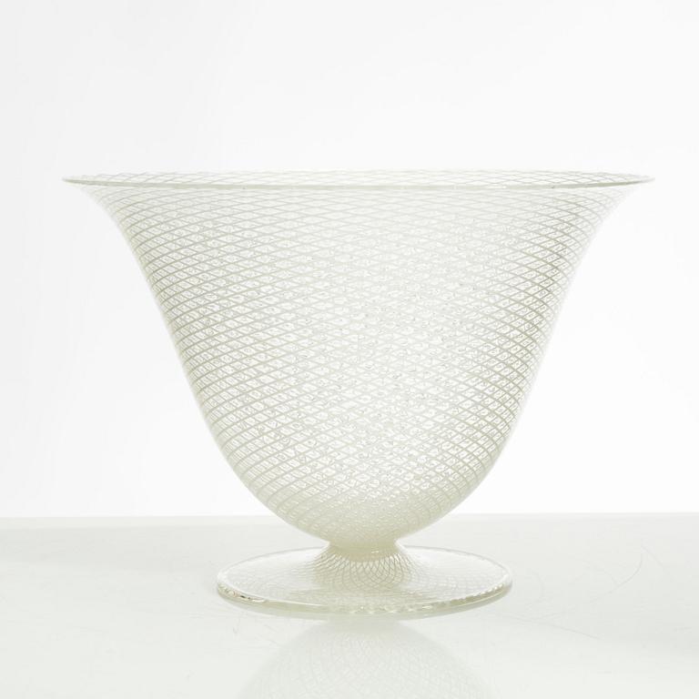 Archimede Seguso, a filigree technique glass bowl, Murano, Italy.
