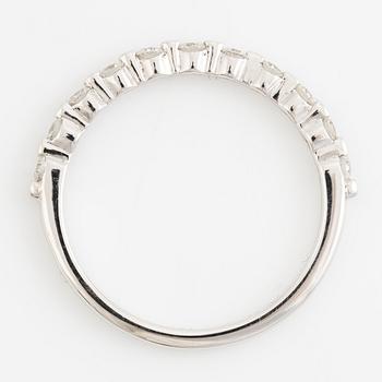 Ring 18K vitguld med runda briljantslipade diamanter, VANBRUUN.