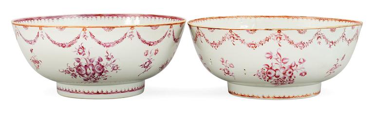 A pair of famille rose punch bowls, Qing dynasty, Qianlong.