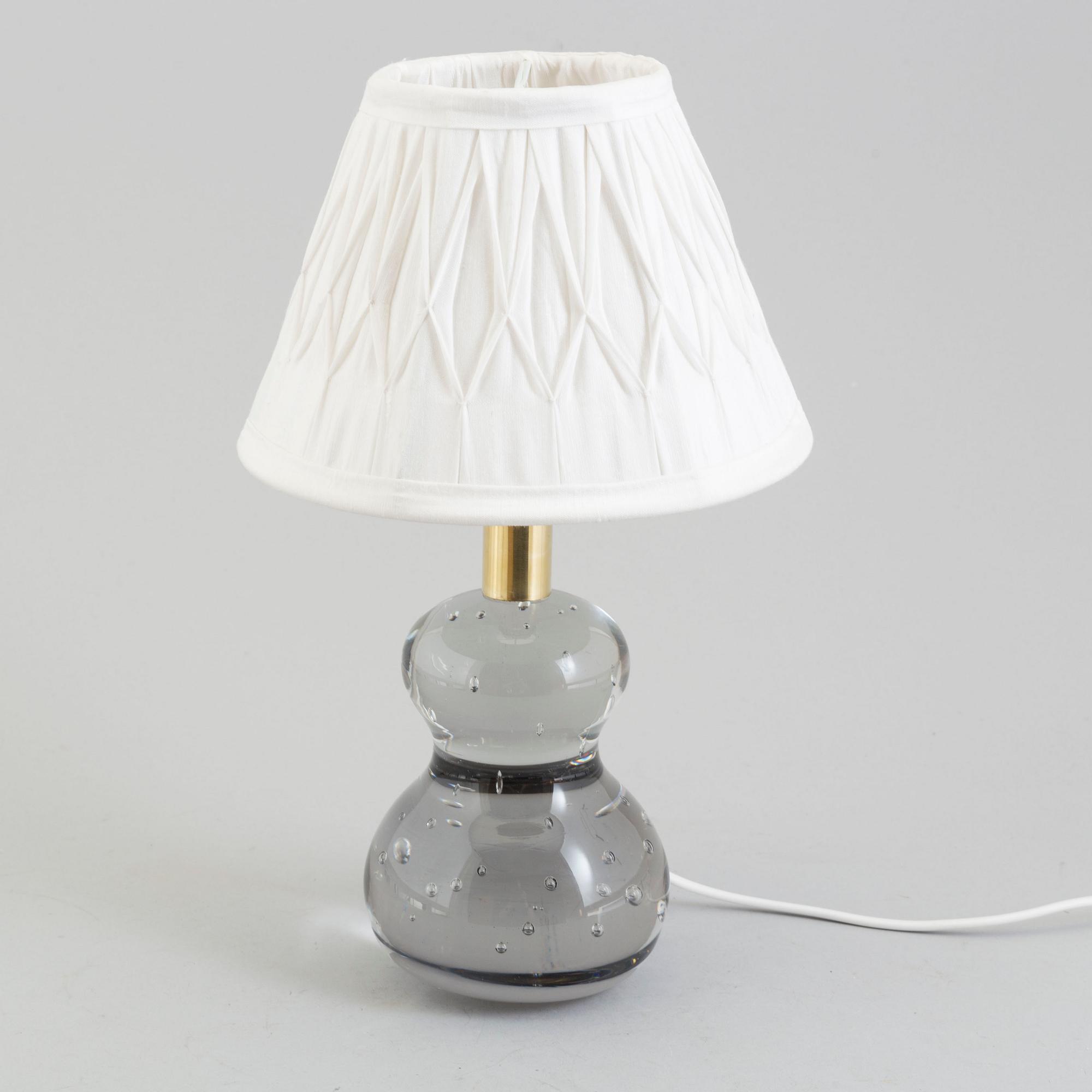 JOSEF FRANK, a model 1819-3 glass table light from Svenskt Tenn, mid 20th Century.