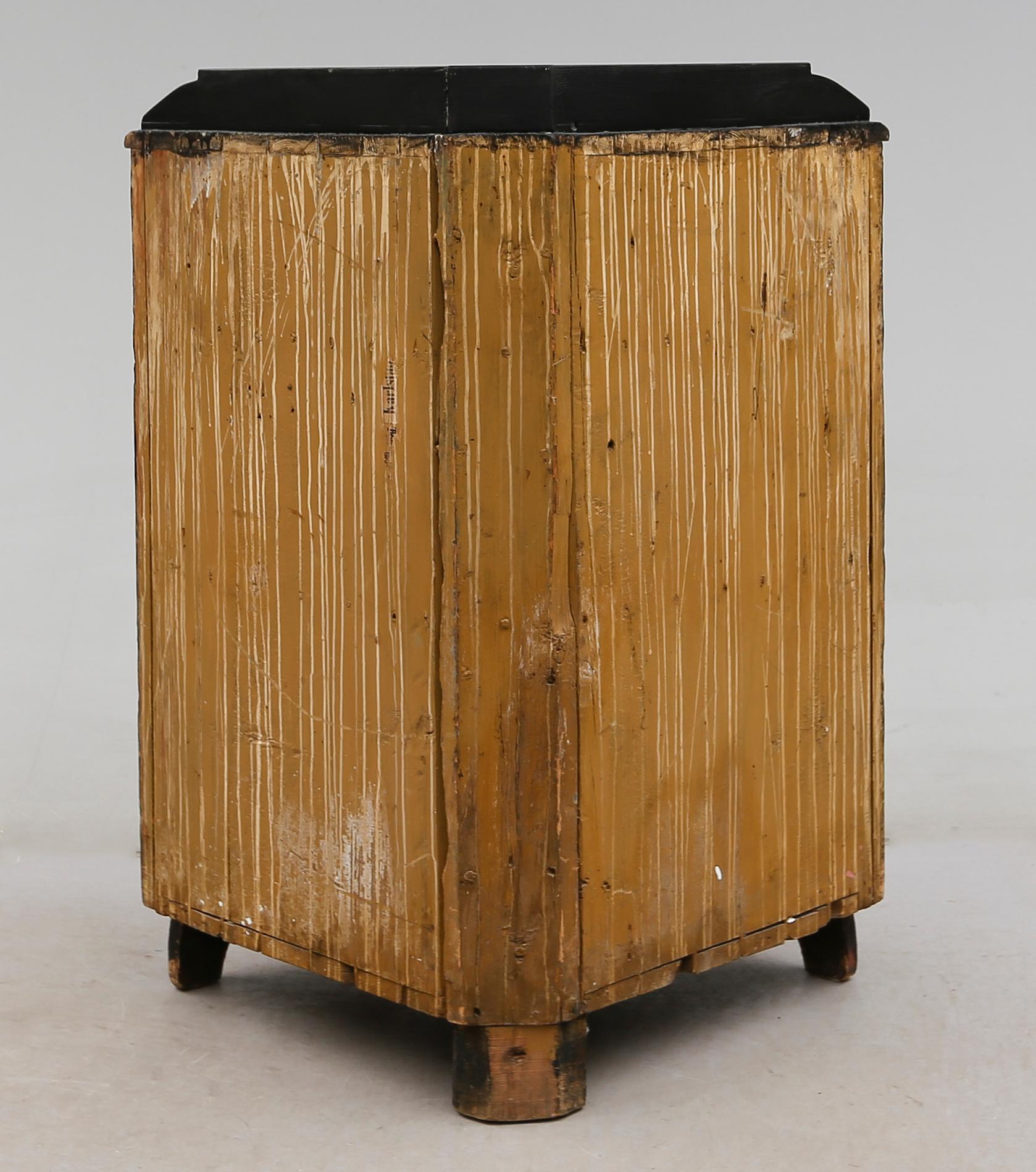 HÖRNSKÄNK, 1800-talets första hälft.