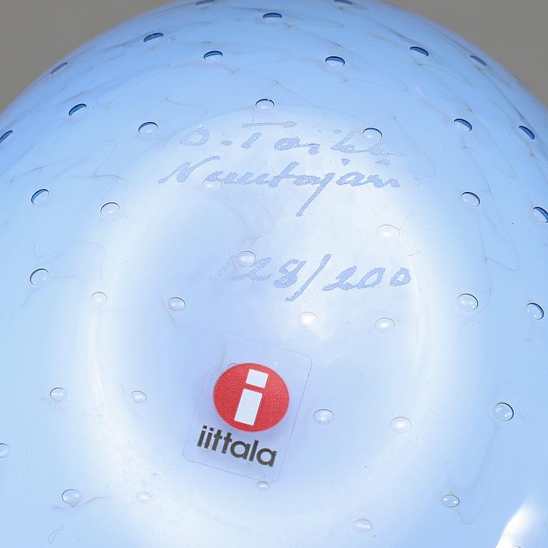 OIVA TOIKKA, glasfågel, Grey Grebe (Harmaa Uikku) nr 128/200, signerad O. Toikka Nuutajärvi.