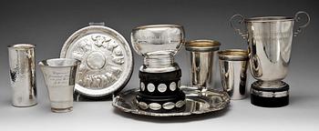 PARTI BÄGARE OCH FAT, 8 delar, silver, bl a C.G. Hallberg och MGAB, 1900-tal. Tot ca 2045 g.