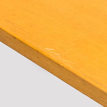 Alvar Aalto, matbord / konferensbord, modell E86, för Artek, 1900-talets senare hälft.