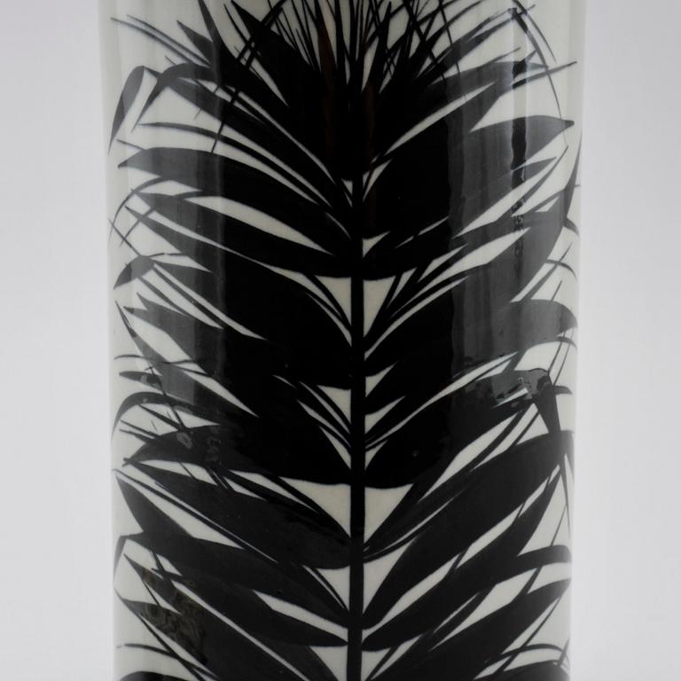 A stoneware table lamp by Gunvor Olin-Gröpnquist, Arabia, from the latter half of the 20th century.