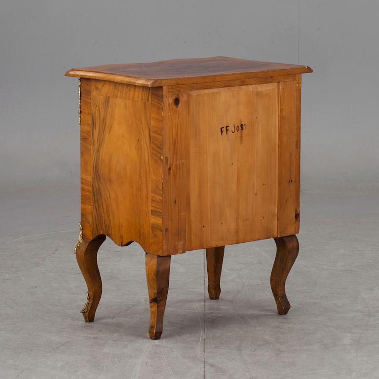 BYRÅ, senbarockstil. Märkt FF Josi, Omkring 1900.