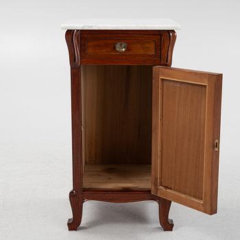 Sängbord, jugend, tidigt 1900-tal.