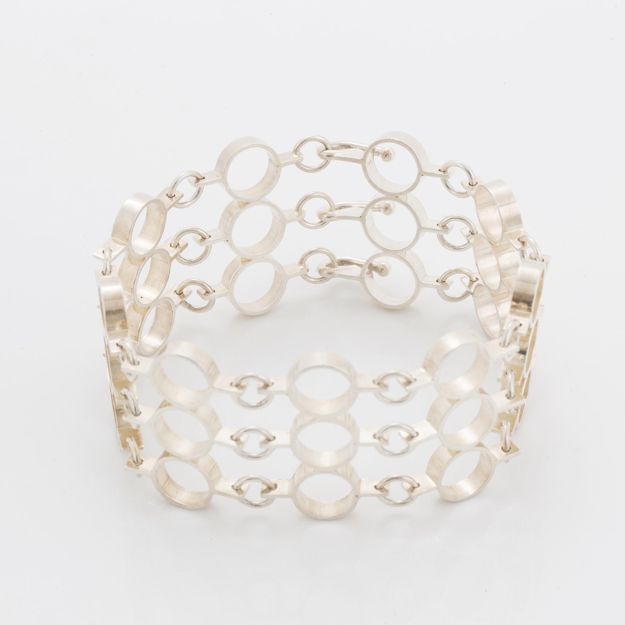A Jorma Laine bracelet in silver.
