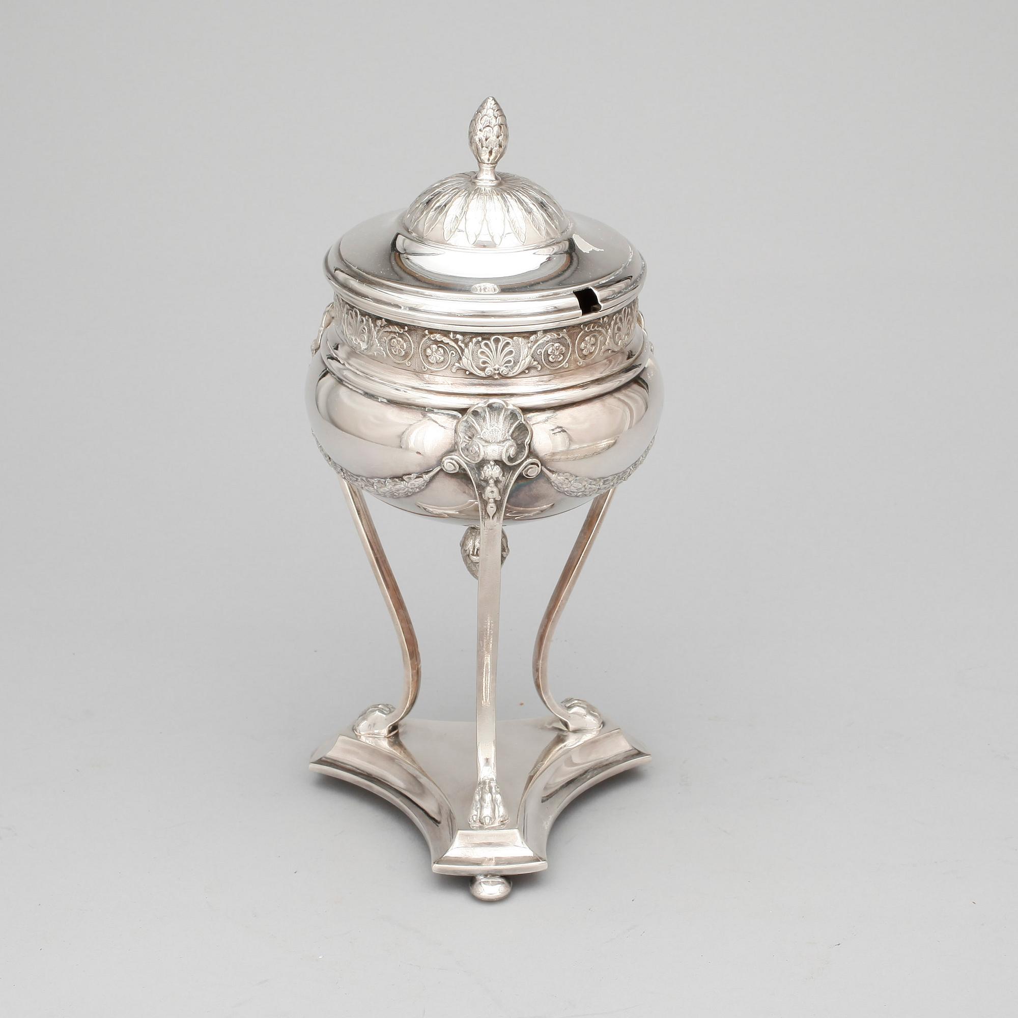 SOCKERSKÅL SAMT BRICKA, nysilver, 1900-tal.