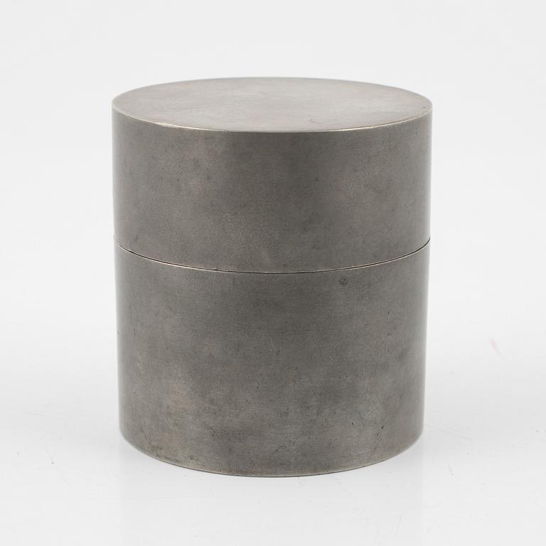 Nils Fougstedt, or Björn Trägårdh (1908-1998), a pewter box with cover, Svenskt Tenn, Stockholm 1932.