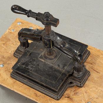 BOKPRESS / VÄXTPRESS, gjutjärn, omkring sekelskiftet 1900.