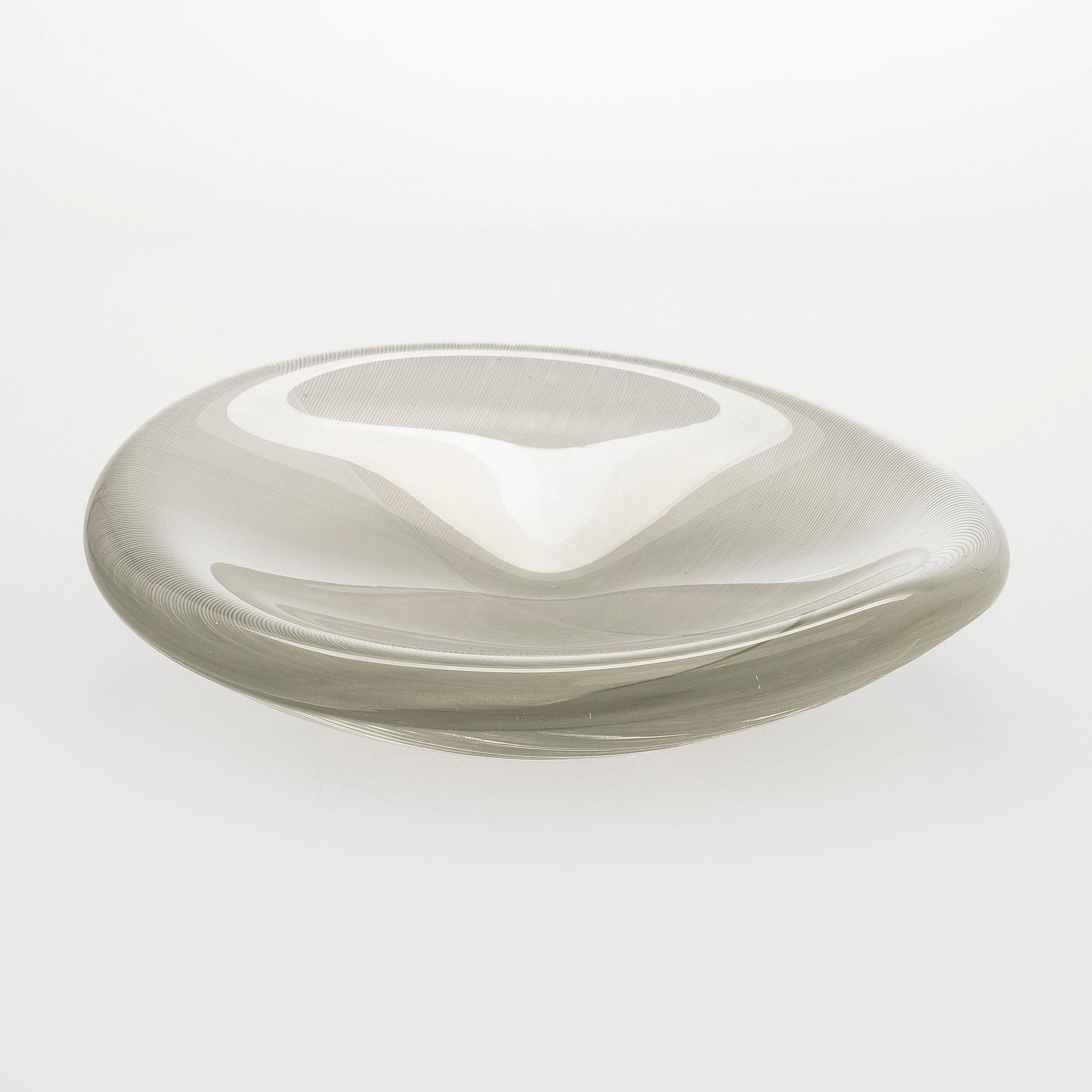 Tapio Wirkkala, A glass bowl "Lehti" (Leaf), signed Tapio Wirkkala Iittala -56.