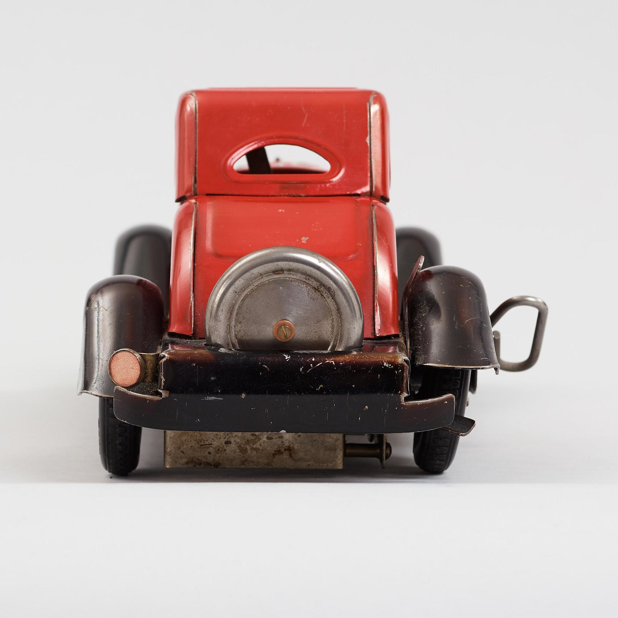 a "Fire Chief" car by The Hoge, USA ca 1940.