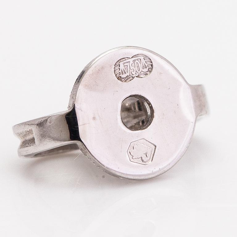 Gucci, A pair of 18K white gold earrings. Marked Gucci, Made in Italy.