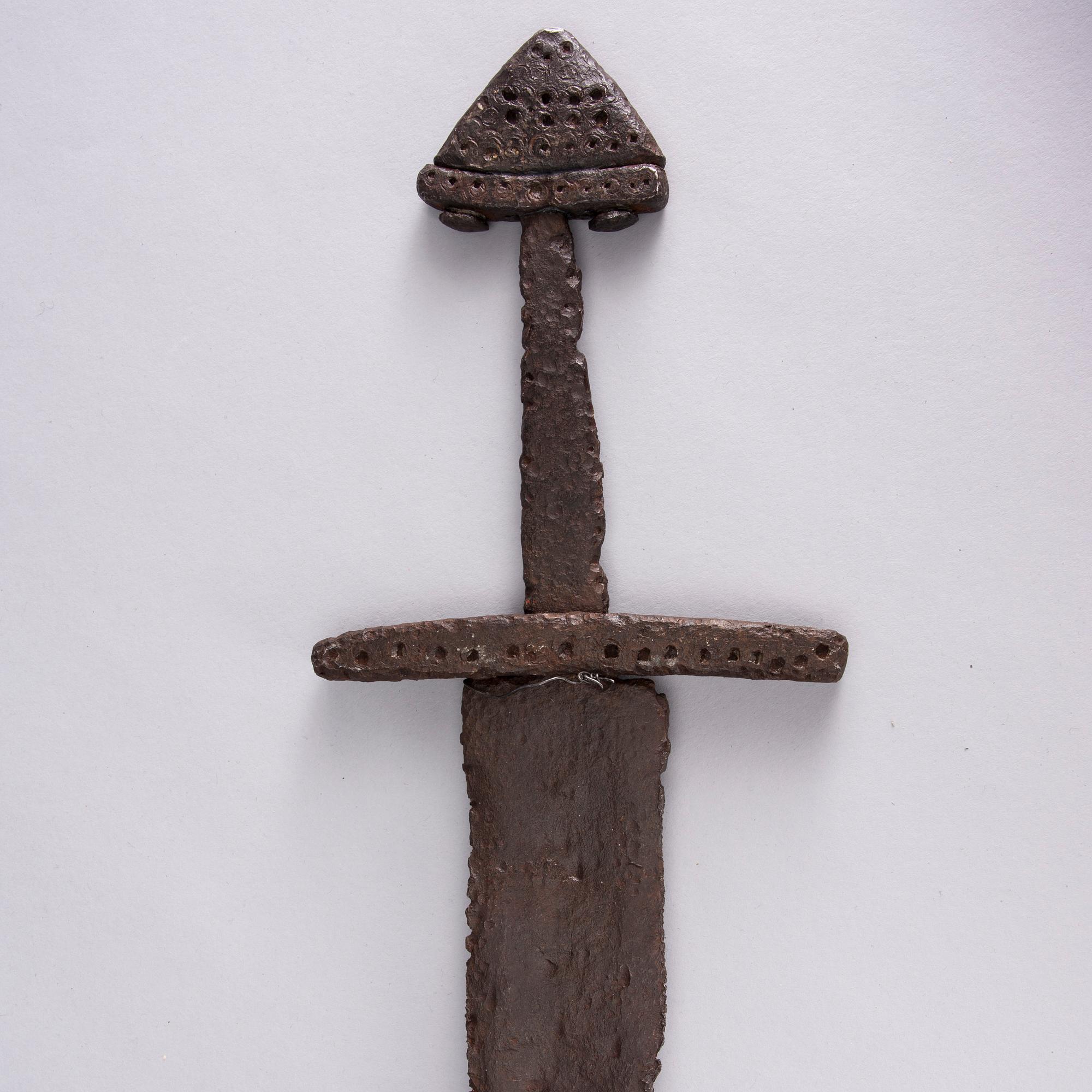 SVÄRD, medeltida typ, 1800-tal eller senare.