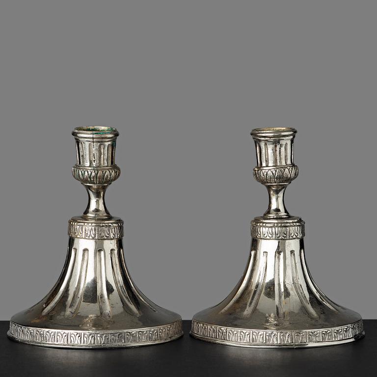 LJUSSTAKAR, ett par, gustavianska, 1700-talets slut.