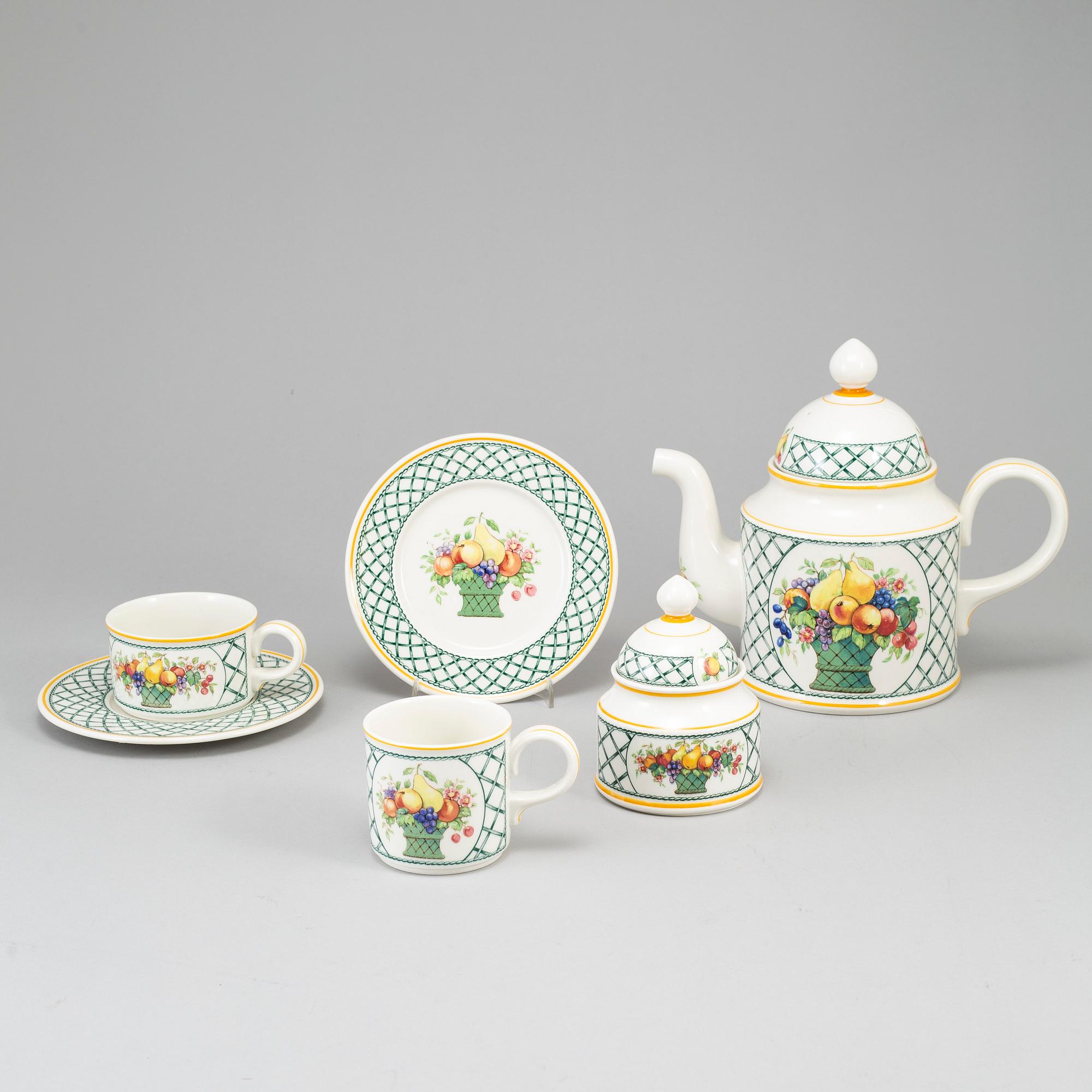 A Villeroy & Boch "Basket" part coffee and tea service (36 pieces).
