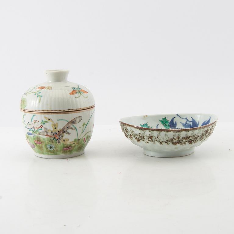 Bowl with lid and bowl plate China 19th century porcelain.