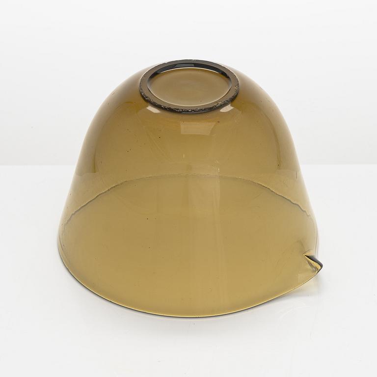 Kaj Franck, a 13-piece set of pressed glassware for Nuutajärvi, mid 20th century.