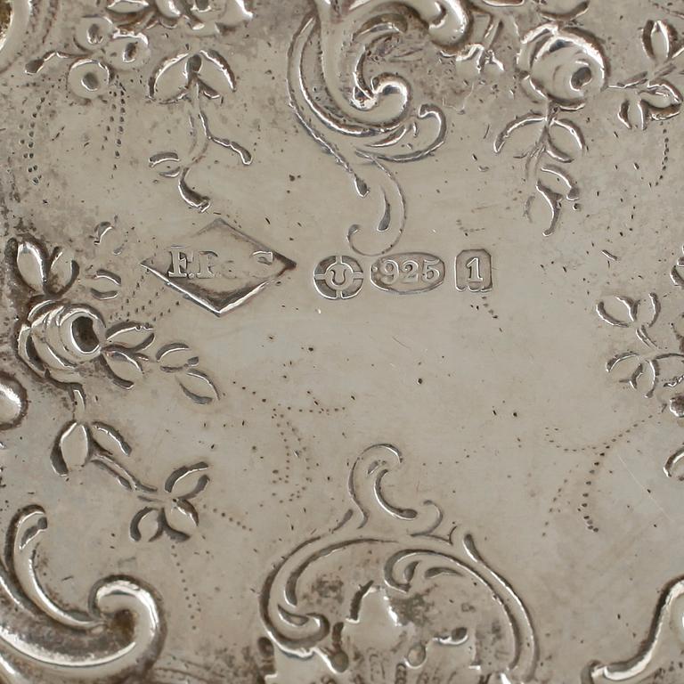 SENAPSKAR, silver, möjligen Nederländrna, 1900-talets första hälft. Vikt ca 154 gram.