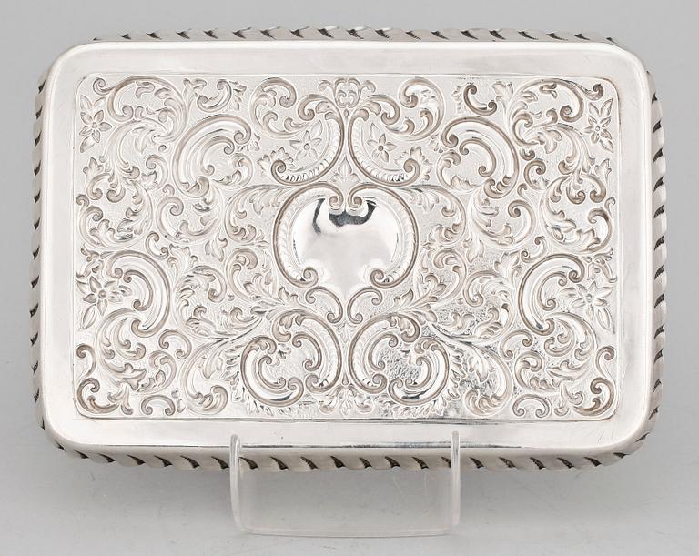 BRICKA, sterlingsilver, London. Ca 352 gr.