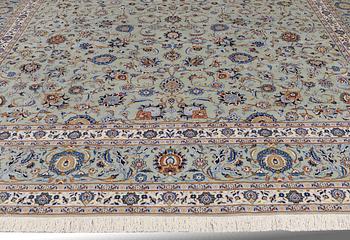 A carpet, Kashan, ca 590 x 418 cm.