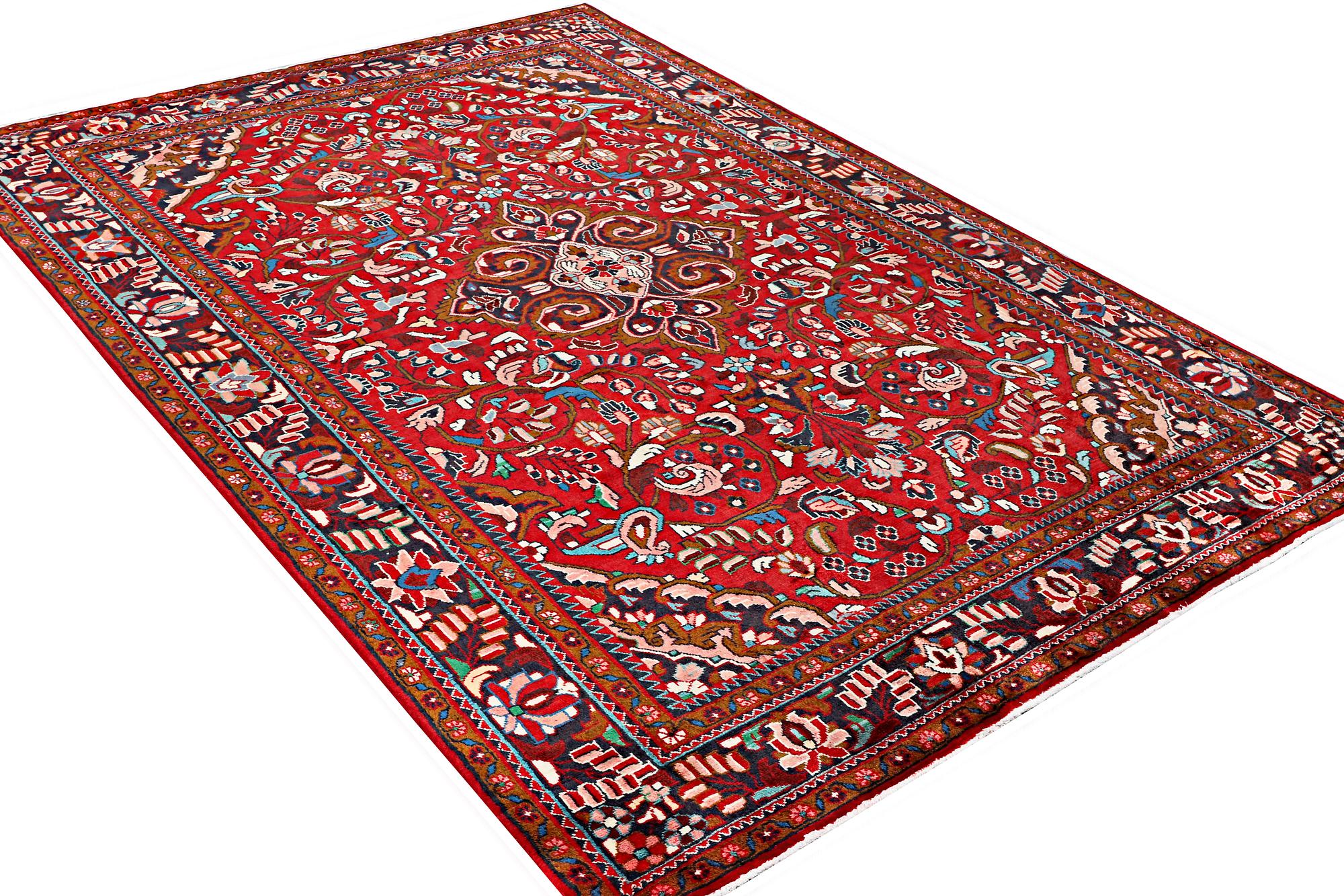 A Lilihan carpet, approximately 333 x 225 cm.