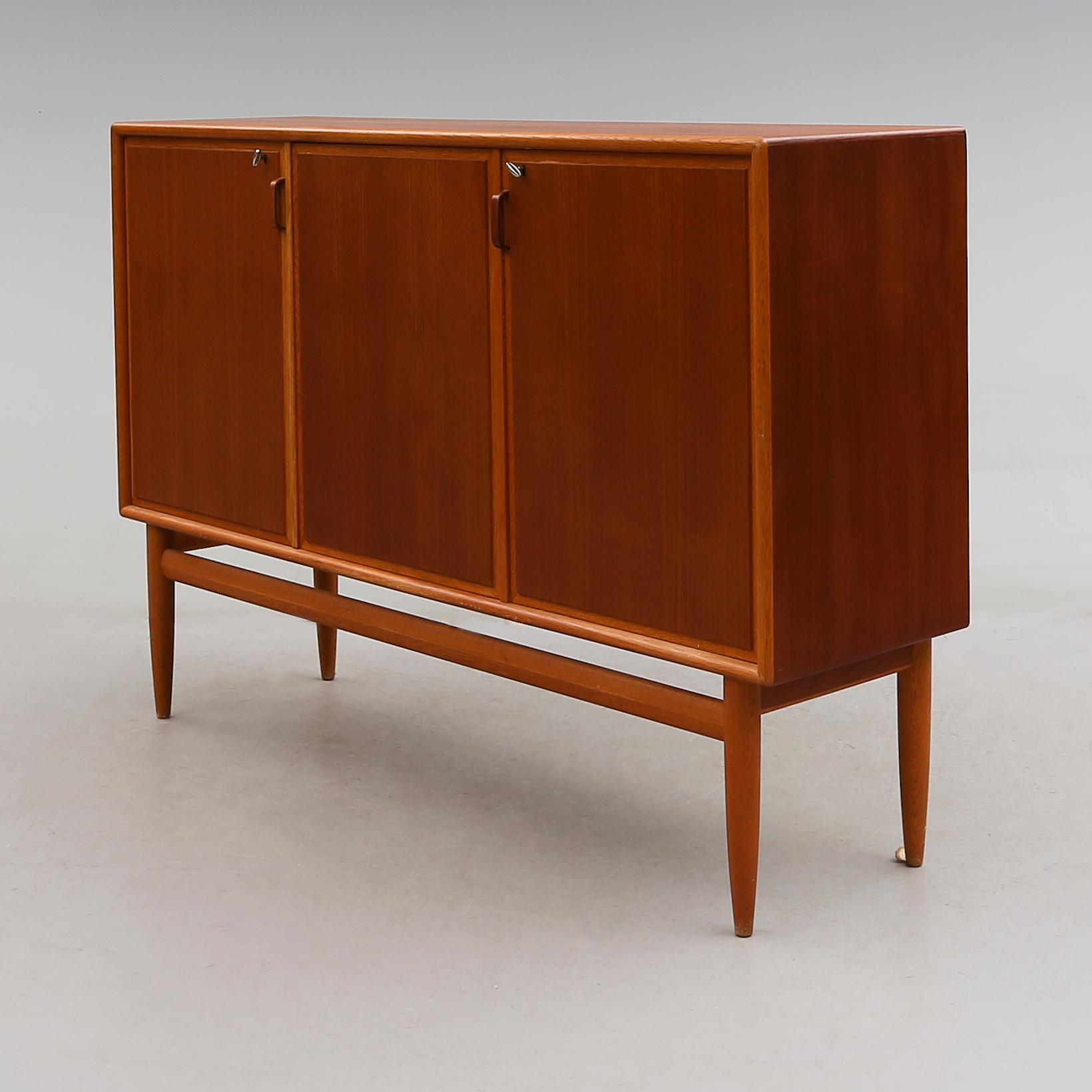 SIDEBOARD, Bertil Fridhagen, Bodafors, 1900-talets mitt.