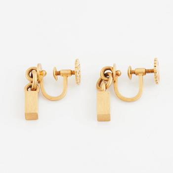 Wiwen Nilsson, a pair of 18K gold earrings,  Lund 1963 and 1949.