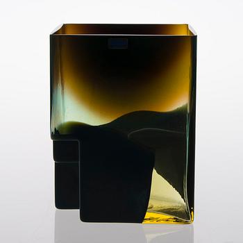 A 1980s glass vase signed Novart-maljakko 16. Oiva Toikka Nuutajärvi Notsjö.
