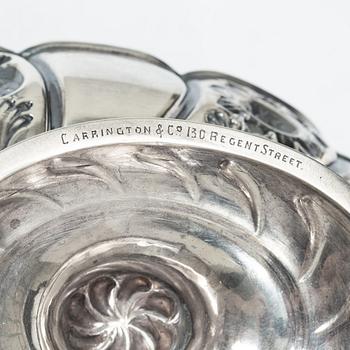 A pair of silver bowl, Carrington & Co, london, England, 1895.