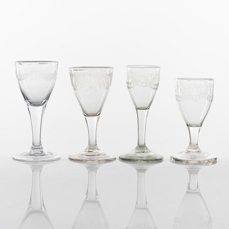 Glas, 13 st, omkring år 1800.