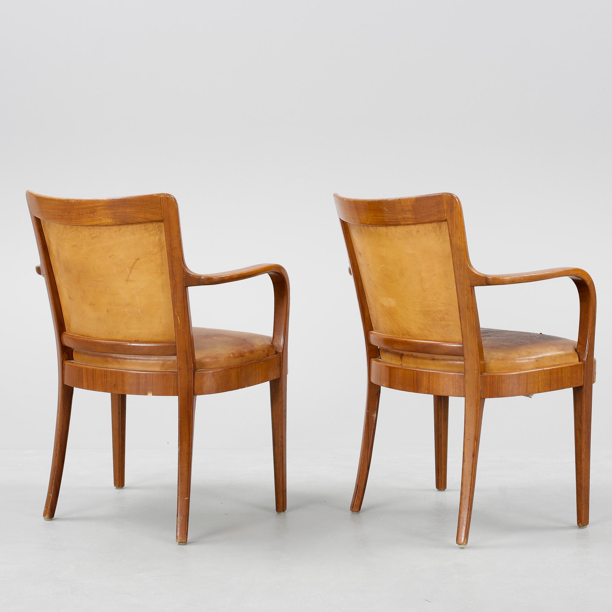 KARMSTOLAR, ett par, 1930/40-tal.