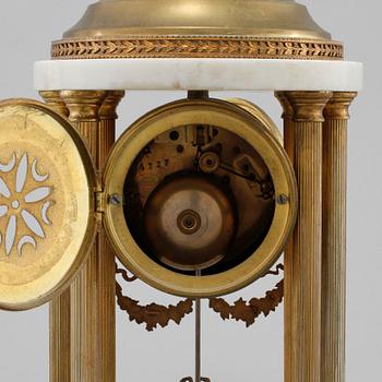 BORDSPENDYL, Frankrike, Louis XVI-stil, tidigt 1900-tal.
