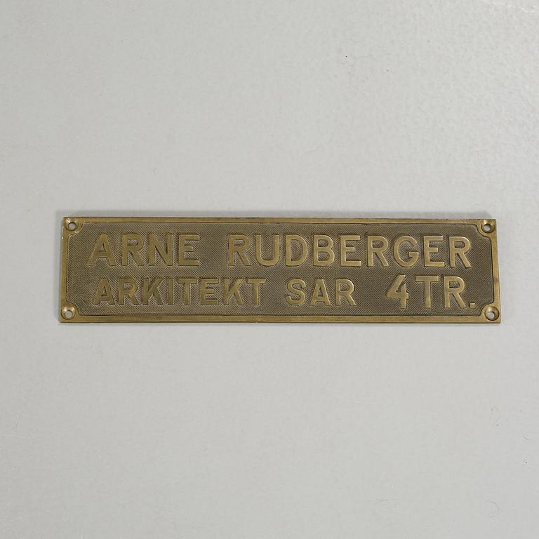 A sculpting table from the mid 20th century.