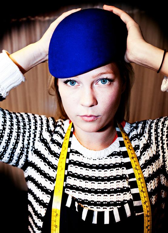 MALINDA DAMGAARD, skräddarsydd hatt/coiffe (diadem).