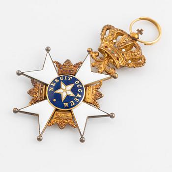 Order of the North Star, Knight's cross, 18 ct gold and enamel, in case.