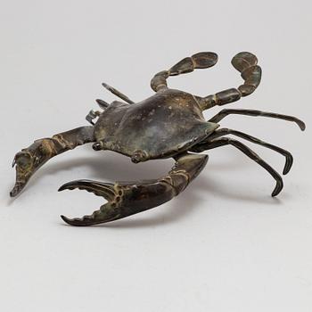 A chinese bronze sculpture of a crab, 20th Century.