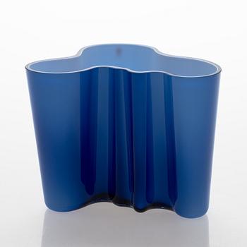 Alvar Aalto, Juhlamaljakko- ja malja, Suomi 100, Iittala numeroitu 386/4000 ja Iittala Suomi Finland 100.
