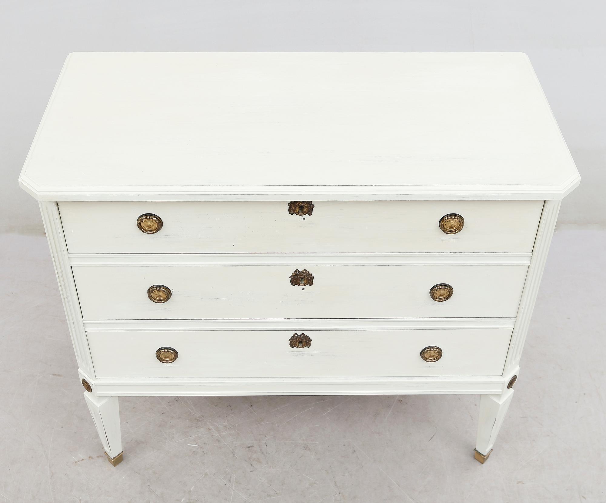 BYRÅ, gustaviansk stil, 1900-talets andra hälft.