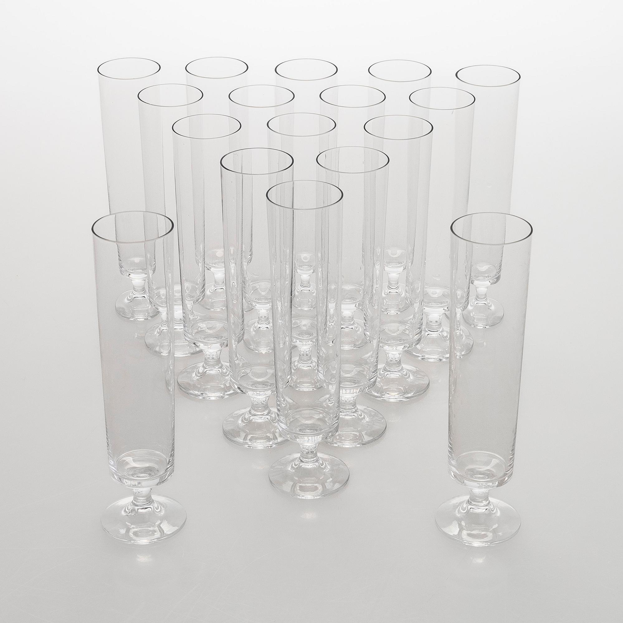 Tapio Wirkkala, A set of 17 champagne glasses 'Karelia', Iittala, in production 1965-1974.