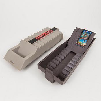 A lot 11 Nintendo 8-bit games and console, Japan, 1980/90s.