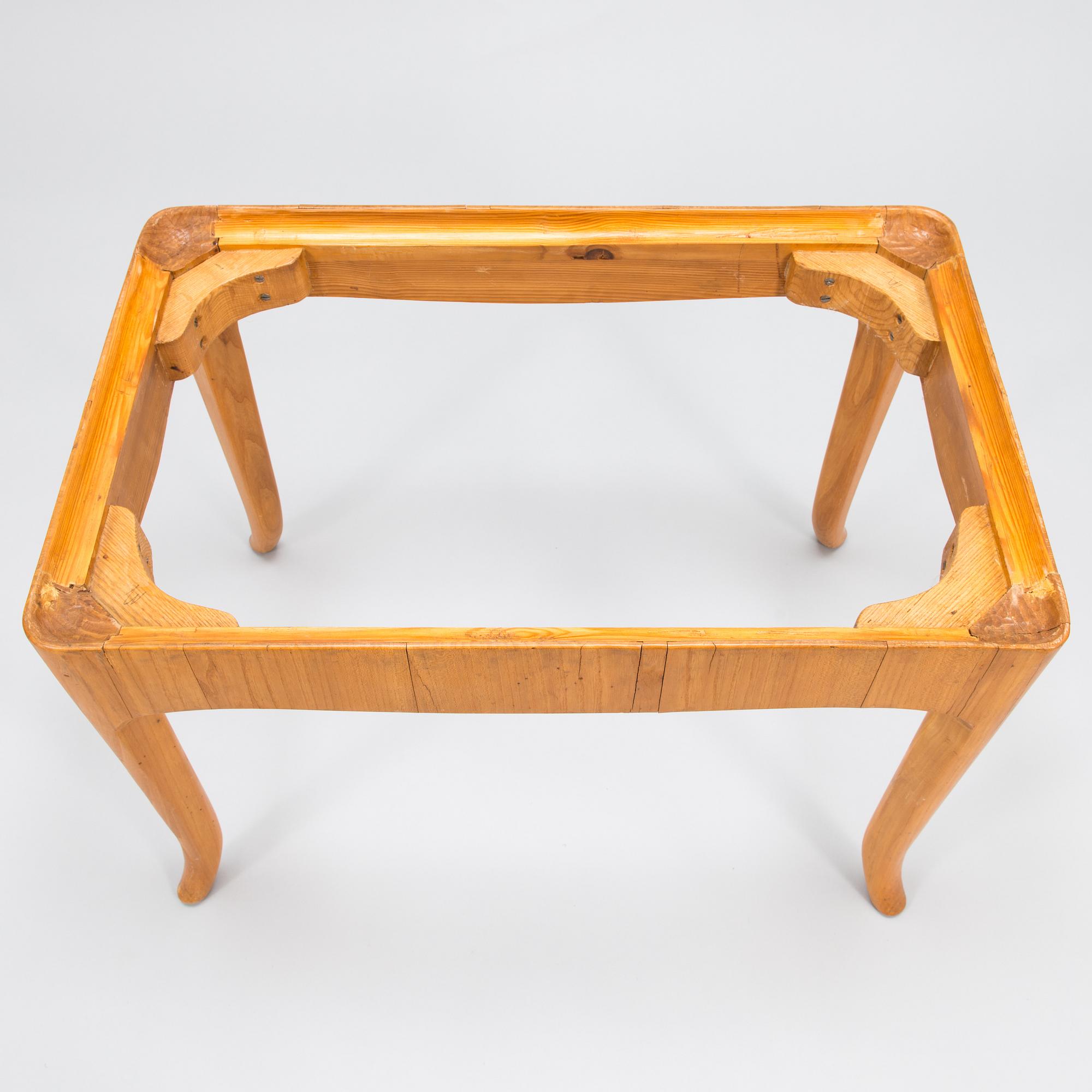 Rut Bryk, Teepöytä, tarjotin keramiikkaa, signeerattu Rut Bryk, 1945, Arabia.