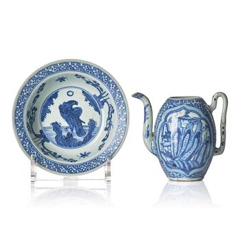 1104. A blue and white wine ewer and a dish, Ming dynasty, Wanli (1572-1620).