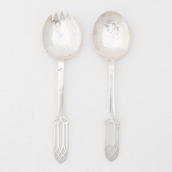 A pair of silver salad servers, London, England 1921-23.